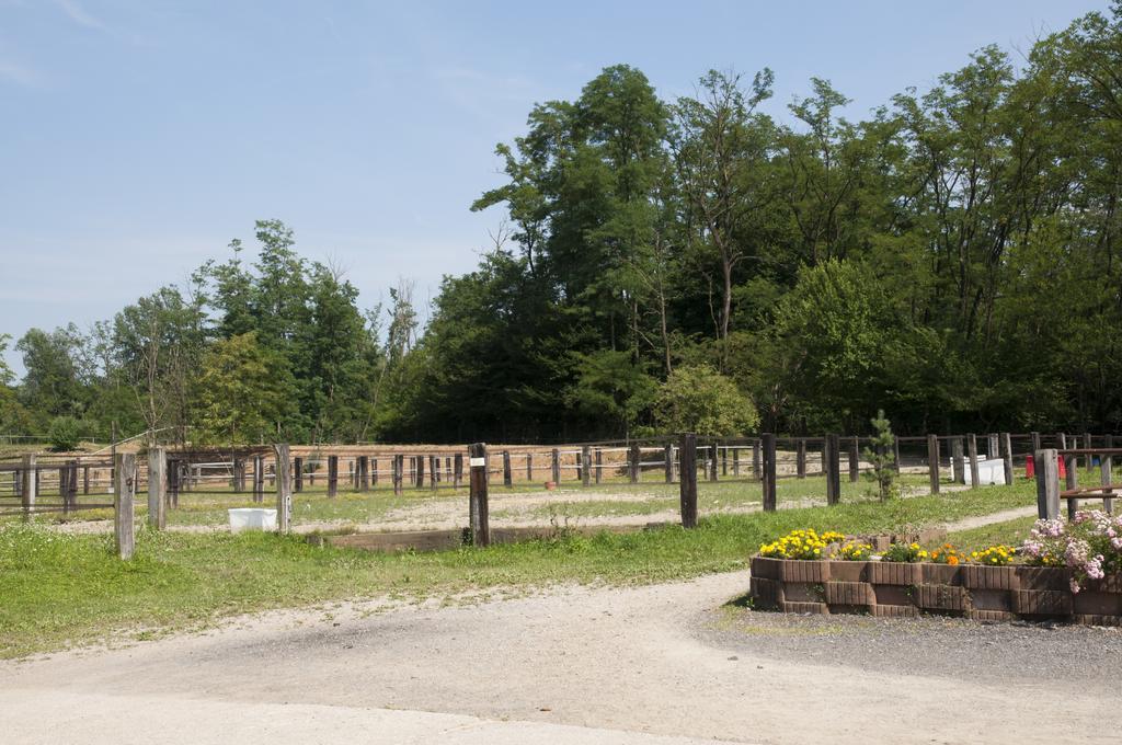 Agriturismo Jesson Rosamund Cantù Exteriér fotografie